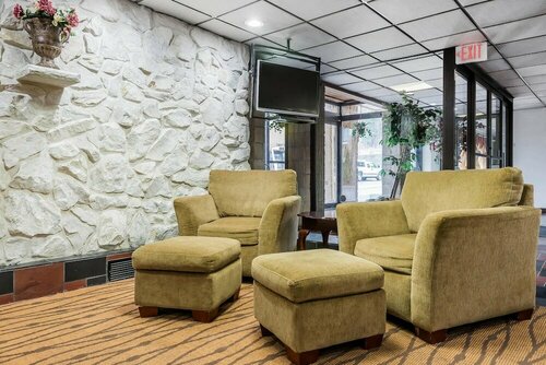 Гостиница Quality Inn & Suites Binghamton Vestal