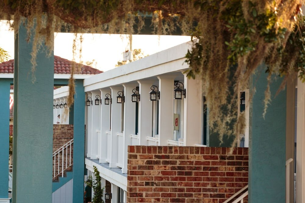 Фото Southern Oaks Inn