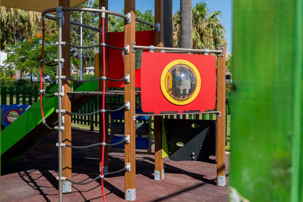 Фото Golden Bay Beach Hotel