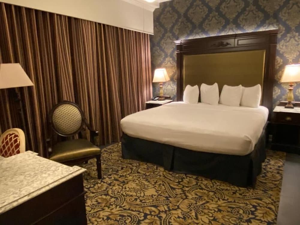 Фото Place d'Armes Hotel