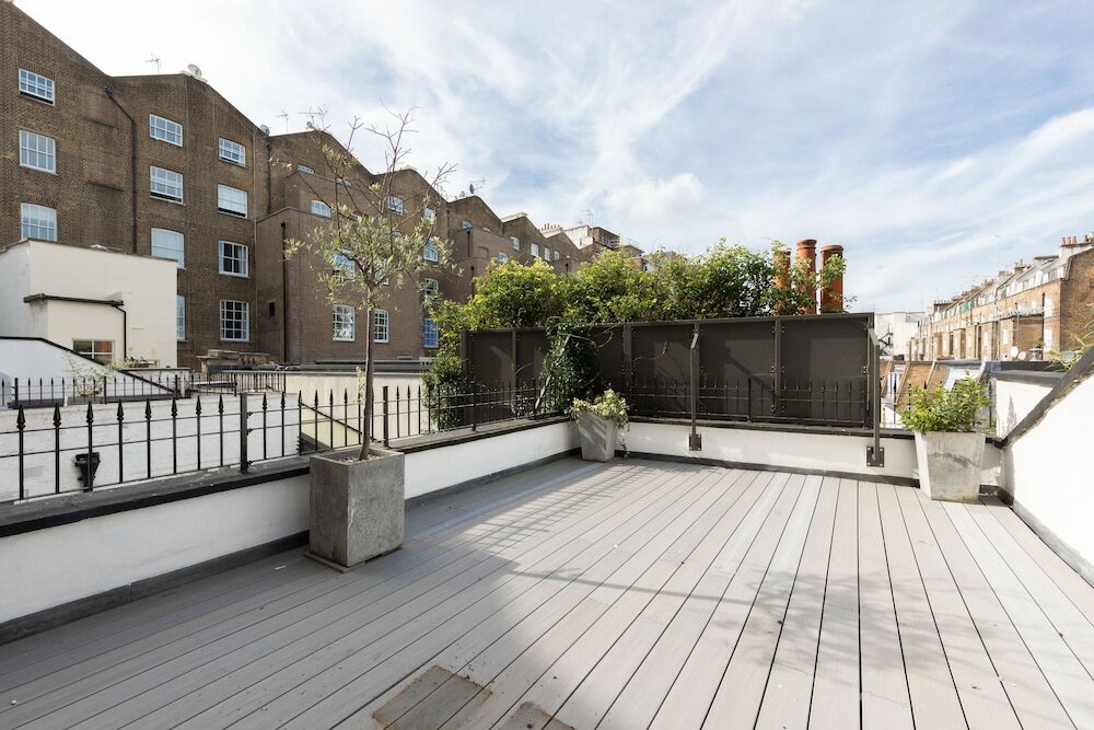 Фото Commodore Hotel