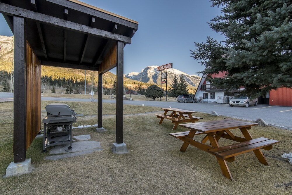 Фото Rocky Mountain Ski Lodge
