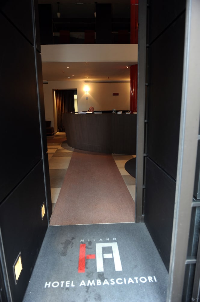Фото iH Hotels Milano Ambasciatori