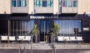 Гостиница Brown Seaside