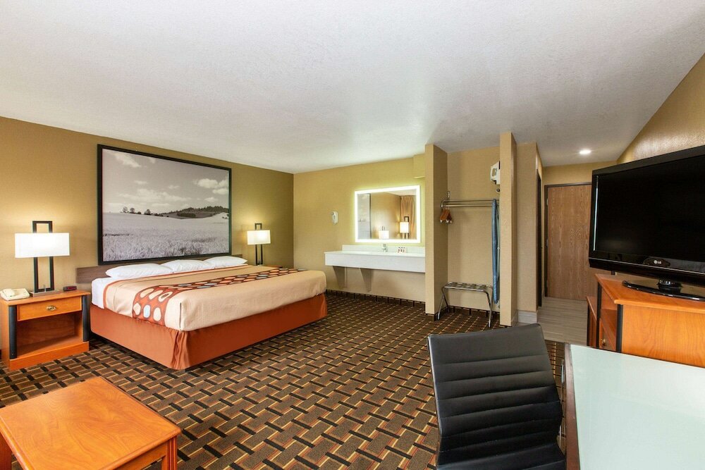 Фото Super 8 by Wyndham Ottawa