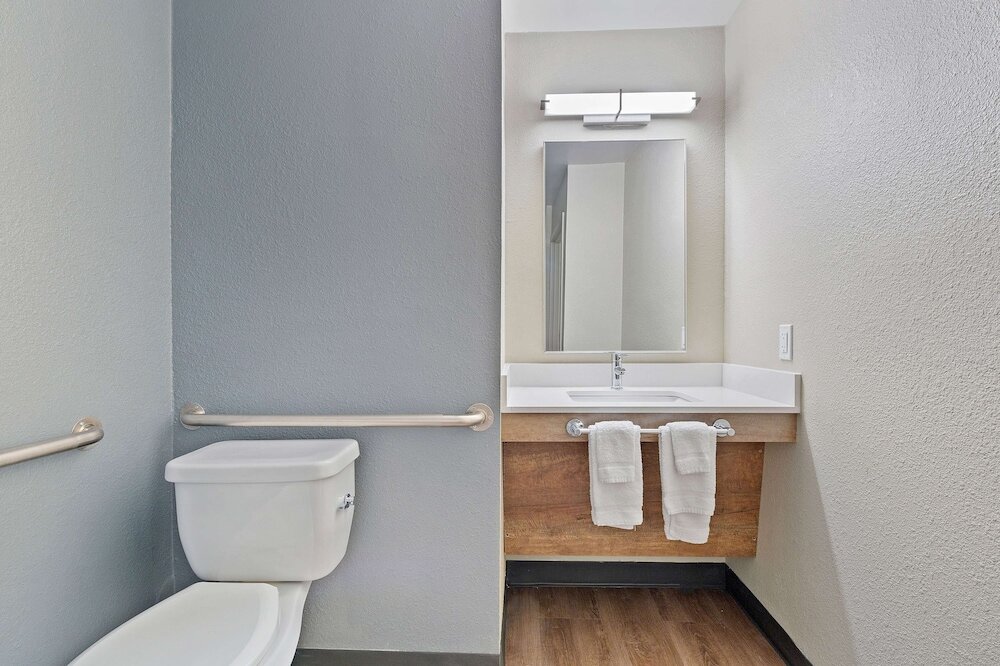 Фото Extended Stay America Premier Suites - Union City - Dyer St