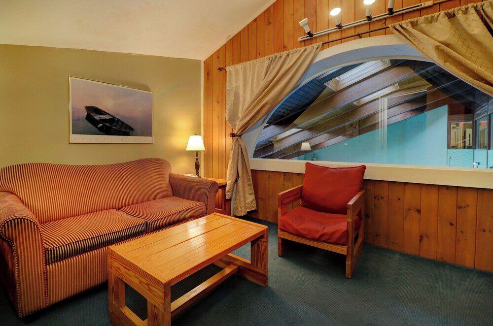 Фото Fireside Inn & Suites Gilford