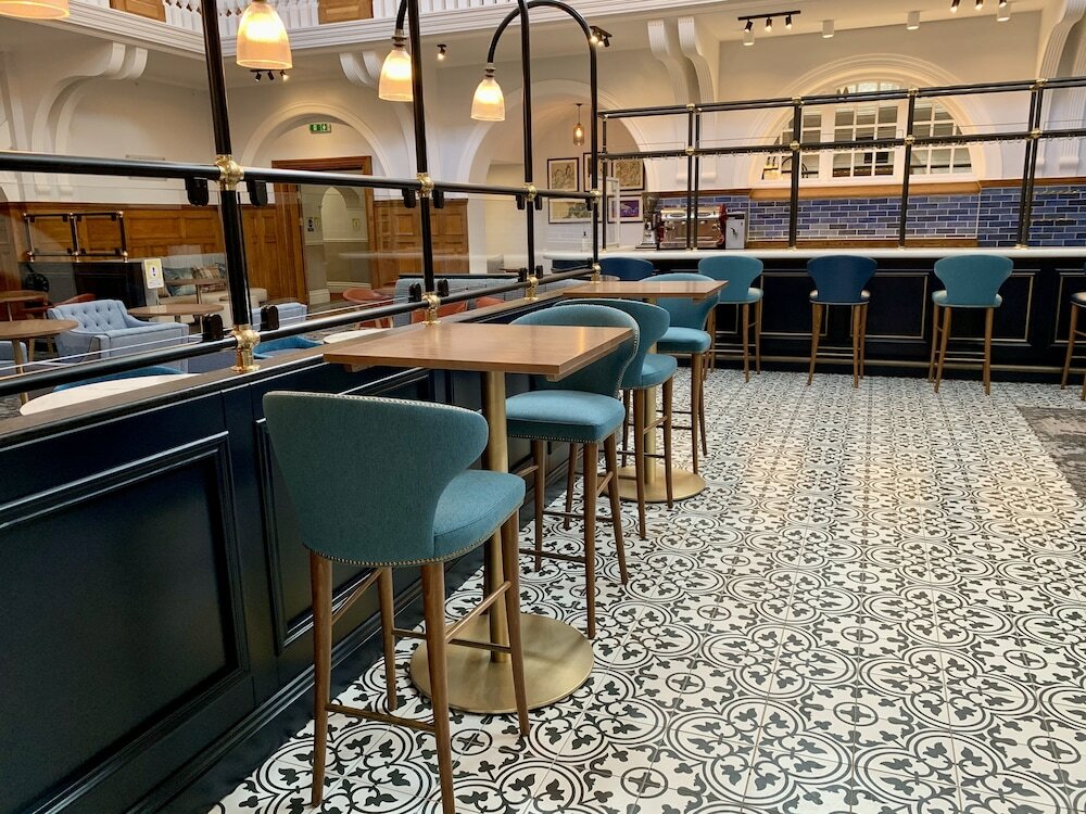 Фото Best Western Chilworth Manor Hotel