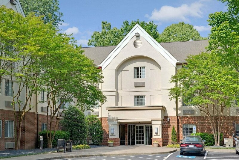 Гостиница Hawthorn Suites by Wyndham Charlotte/Executive Pa в Шарлотте