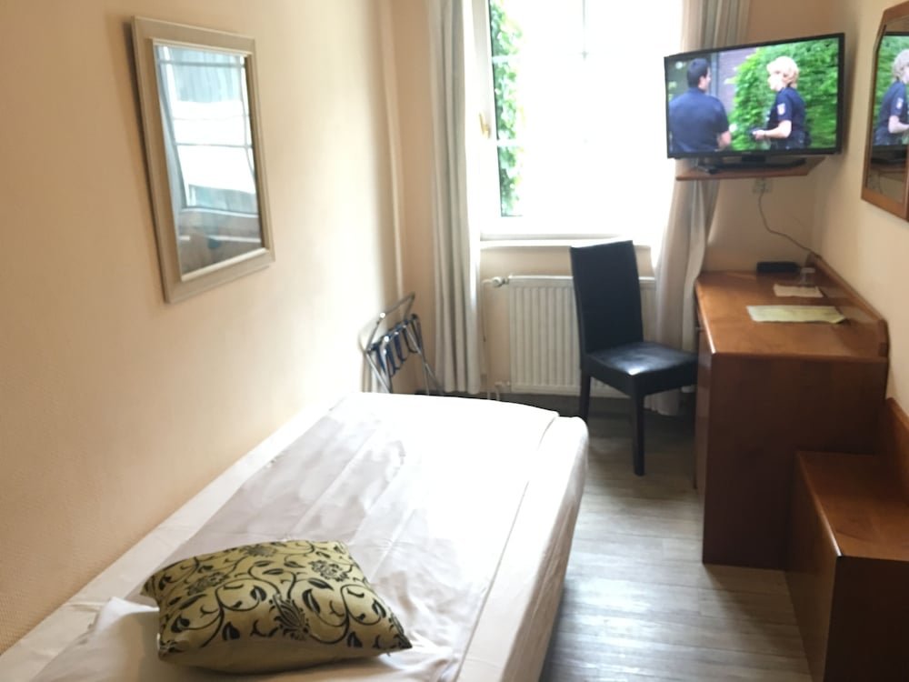 Фото Hotel Alt Düsseldorf