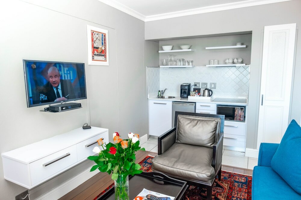 Фото The Bantry Aparthotel by Totalstay