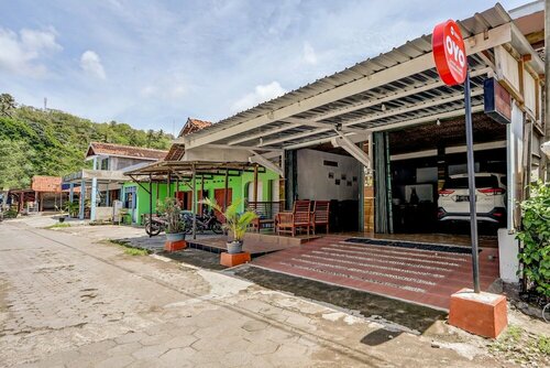 Гостиница Oyo 90051 Guest House Parangtritis