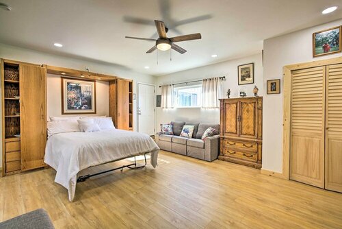 Гостиница Sunny Bonita Studio ~ 5 Mi to Historic Dtwn! в Нейшнел Сити