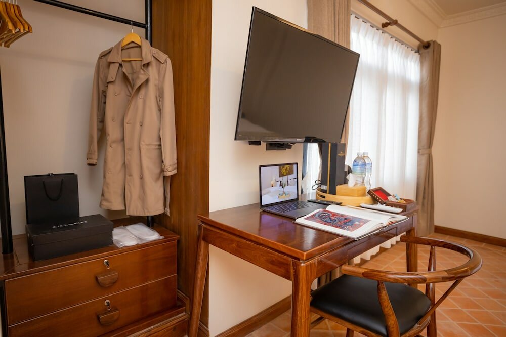 Фото Swarga Heritage Hotel