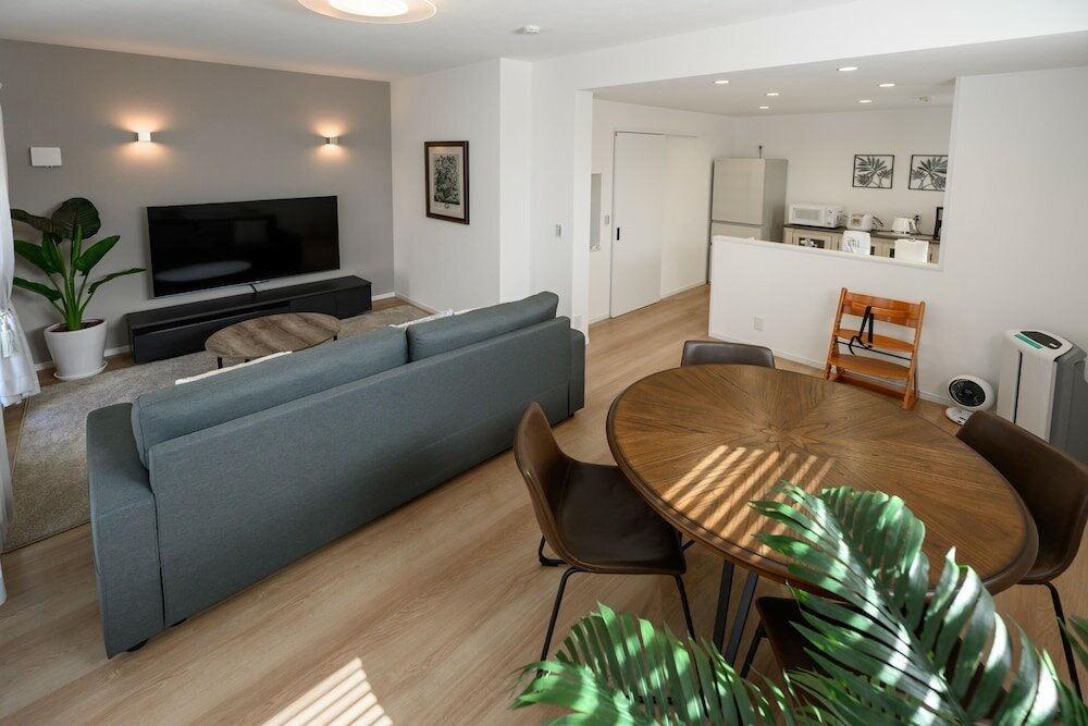 Фото Araha Beachway Inn