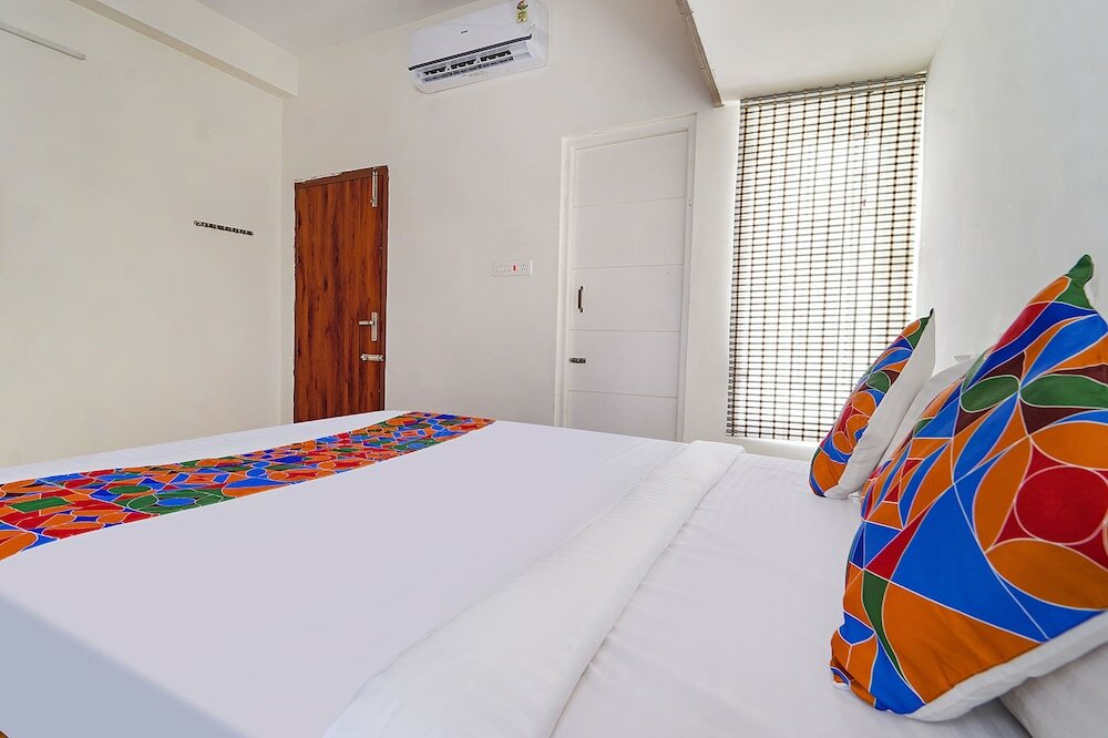 Фото Fabhotel Snow Drop