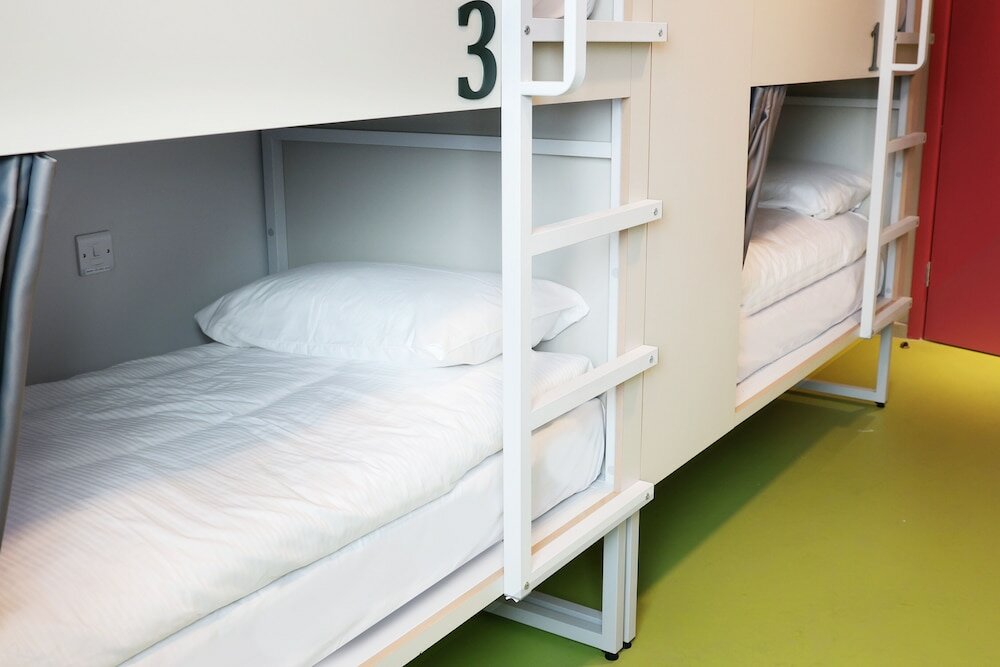 Фото Clink i Lár