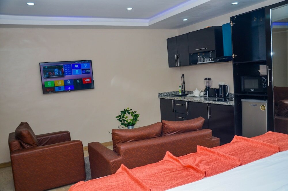 Фото № 95 suites & Apartment