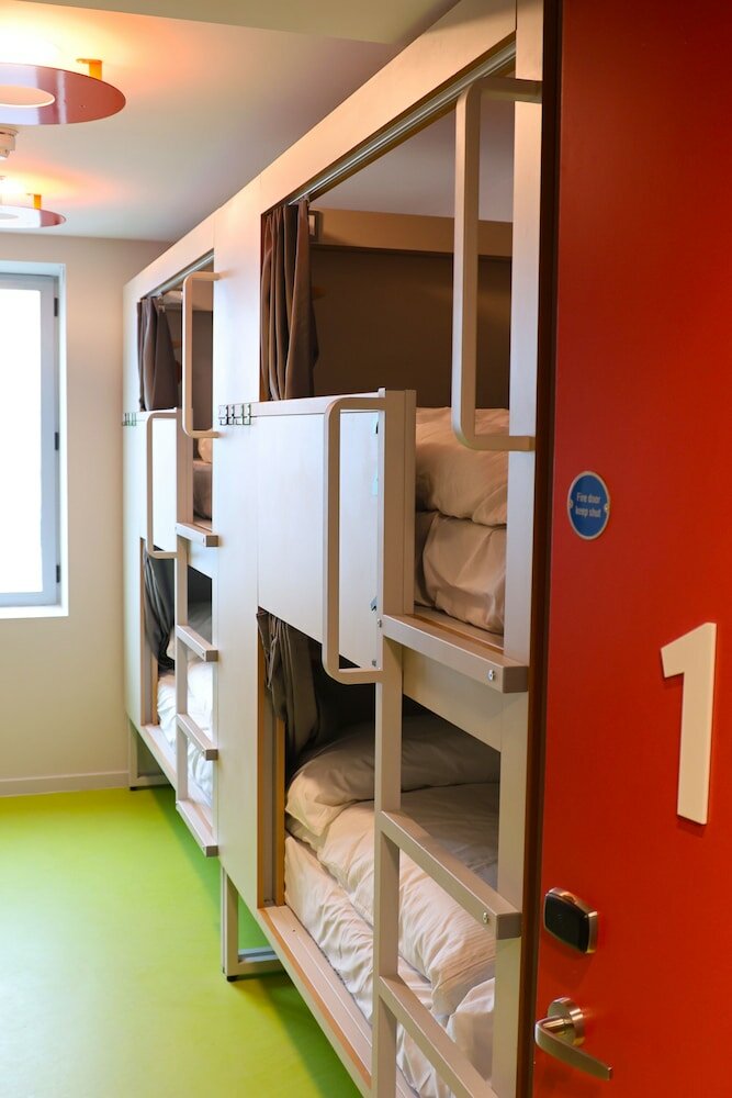 Фото Clink i Lár