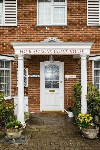 Гостиница All Seasons Gatwick Guest House