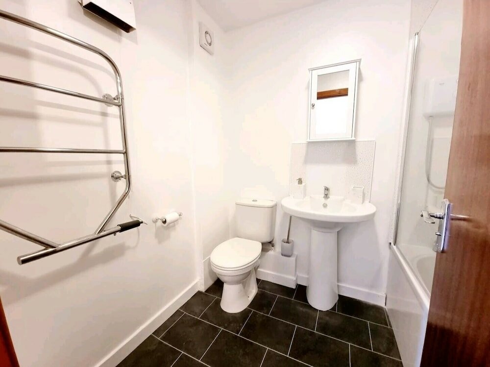 Фото Lovely 2 bed with free parking