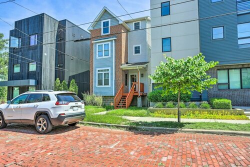 Гостиница Cozy Cleveland Apartment ~ 2 Mi to Downtown! в Кливленде