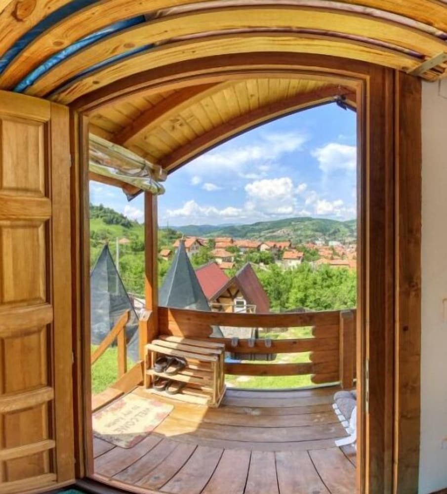 Фото Bosnian Pyramid Glamping