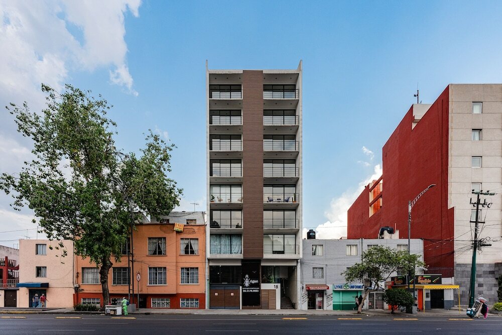 Фото отеля 1