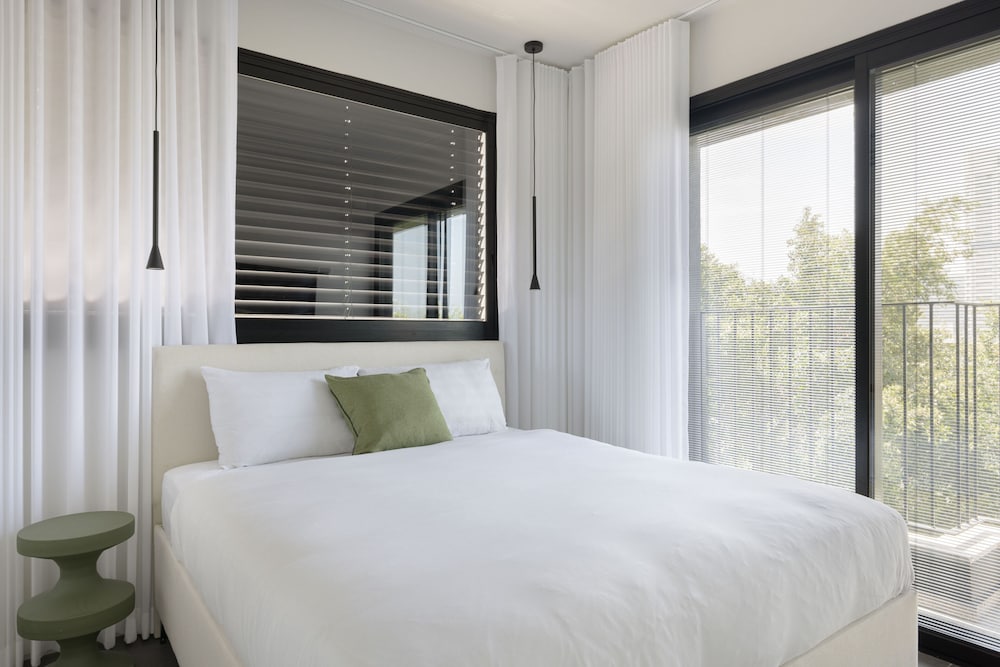 Фото Skyline Serenity by tlv2rent