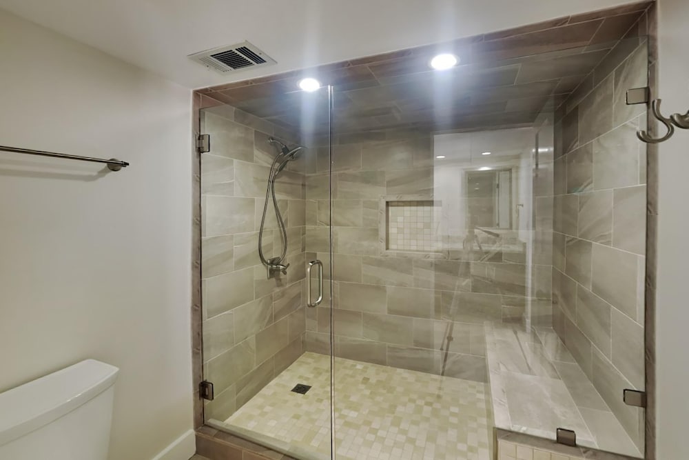 Фото Edgewater Tower III