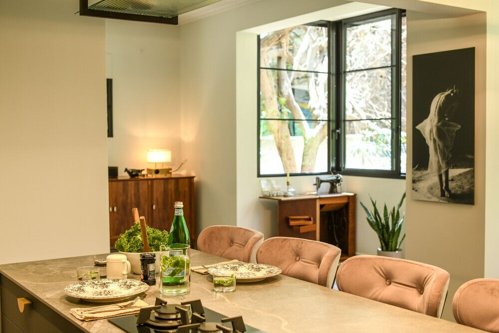 Фото Sophisticated Tel Aviv Retreat 1br Apt