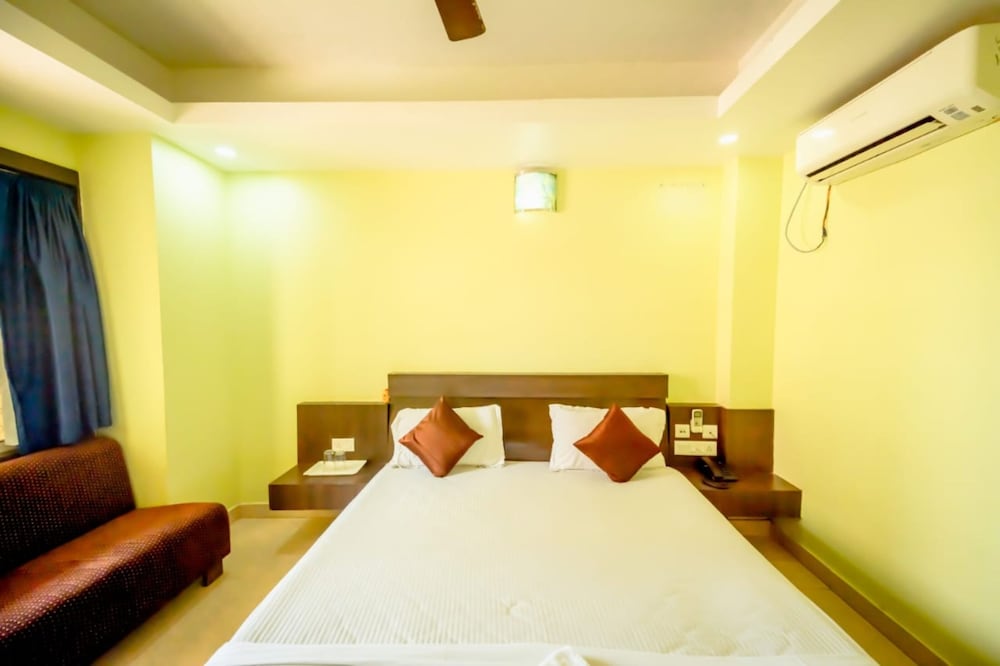 Фото Goroomgo Deep Ganga Inn Puri