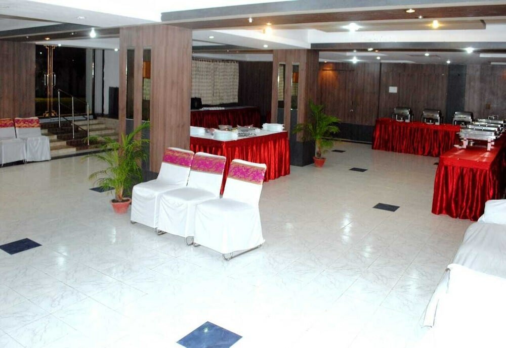 Фото Hotel Ambarish