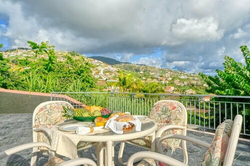 Гостиница Villa Mendonca a Home in Madeira