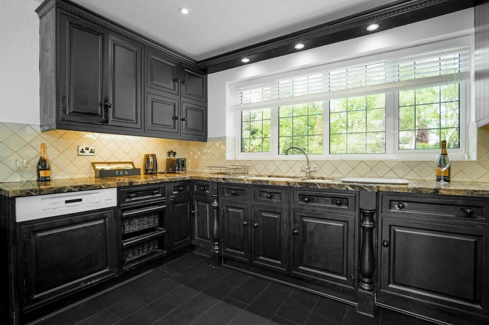 Фото Luxury Designer Mansion in West Midlands Countryside