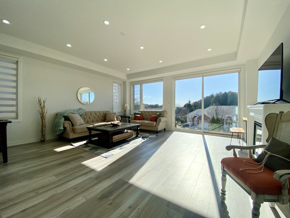 Фото Luxurious Waterfront Residence