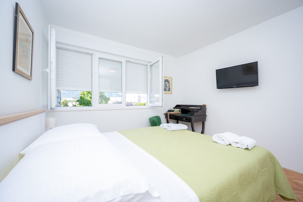 Фото Billie Holiday apartment with balcony