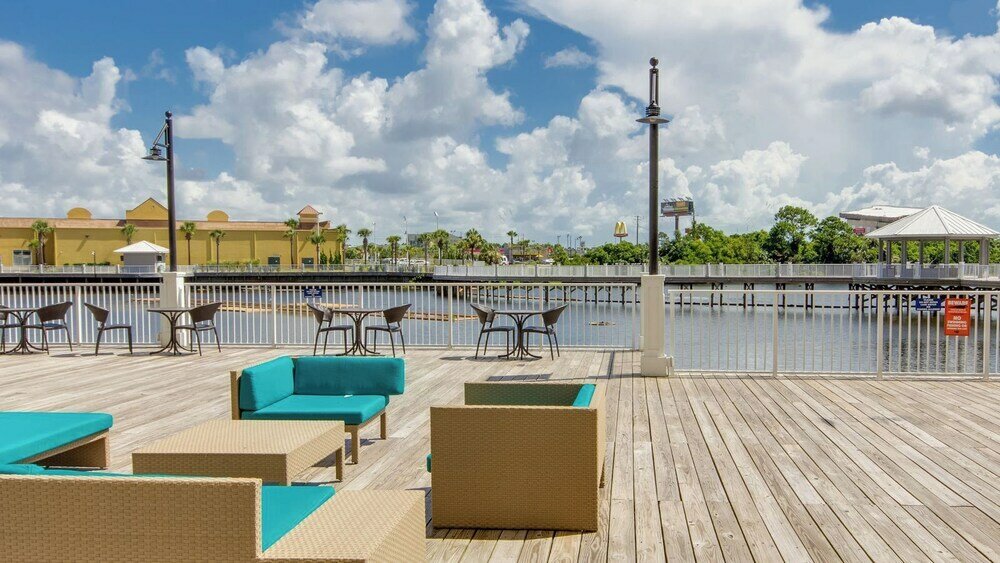 Фото Laketown Wharf 624 - Catch The Breeze