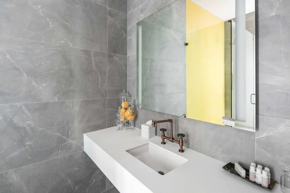 Фото Grand Maloney Hotel