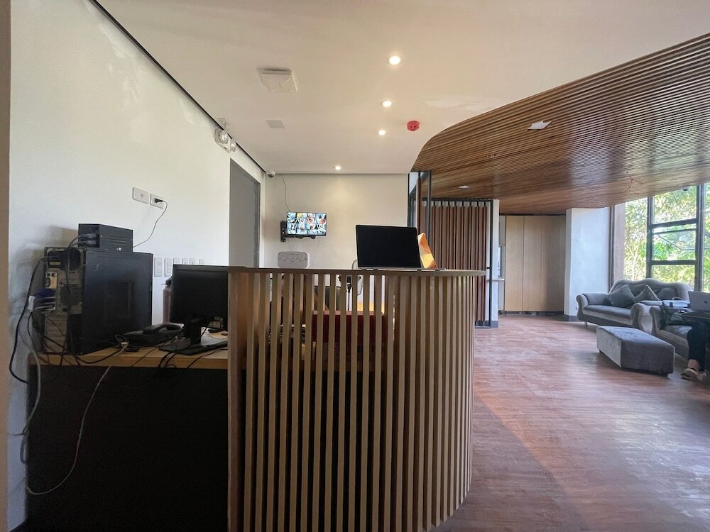 Фото Oyo 982 Boulevard Pension House