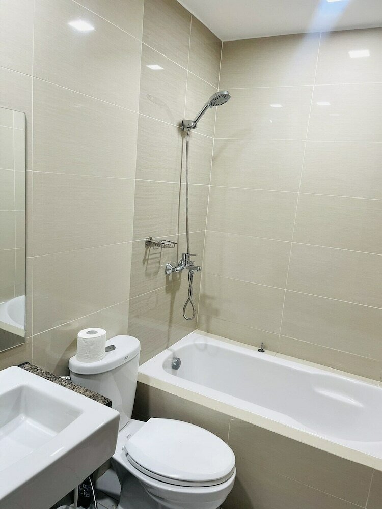 Фото Mactan Beach front Suites