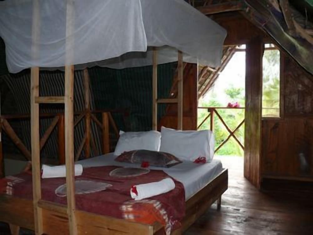 Фото Pakachi Beach Resort & Hotel