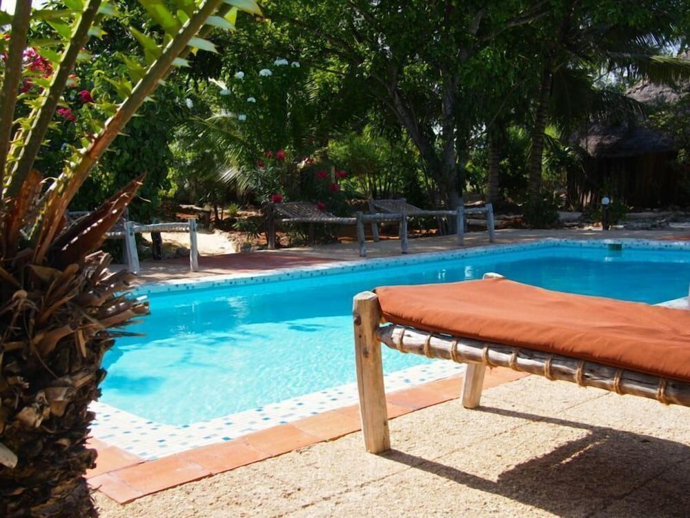 Фото Pakachi Beach Resort & Hotel