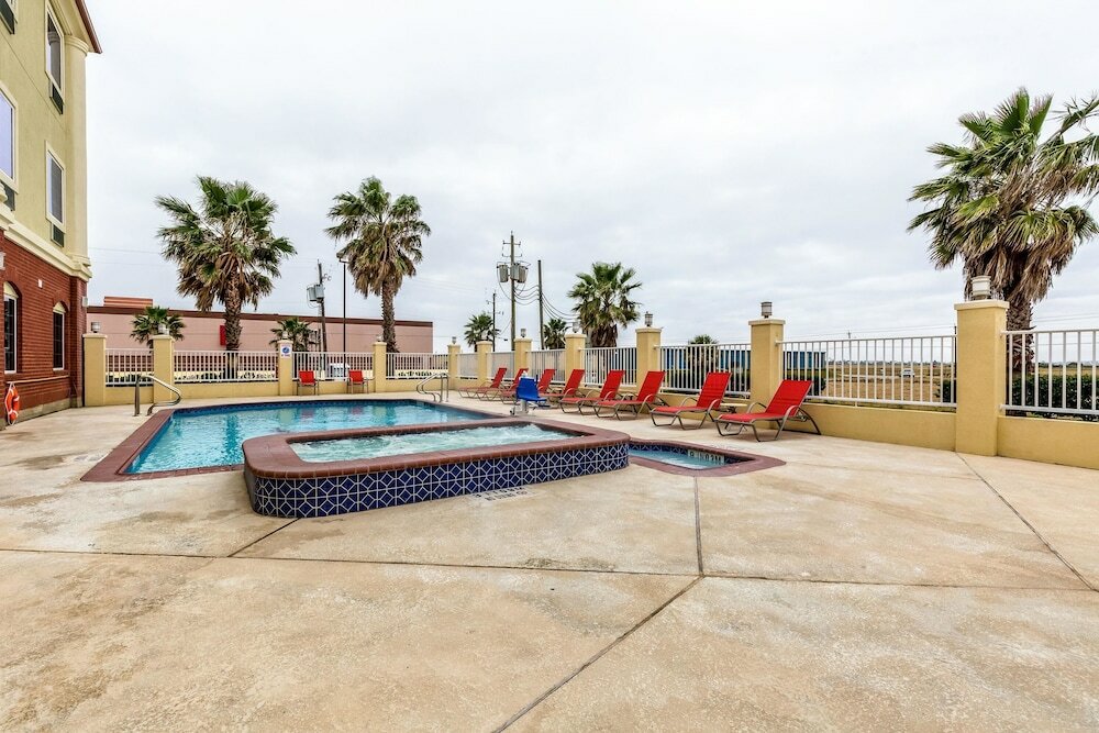 Фото Comfort Suites Galveston
