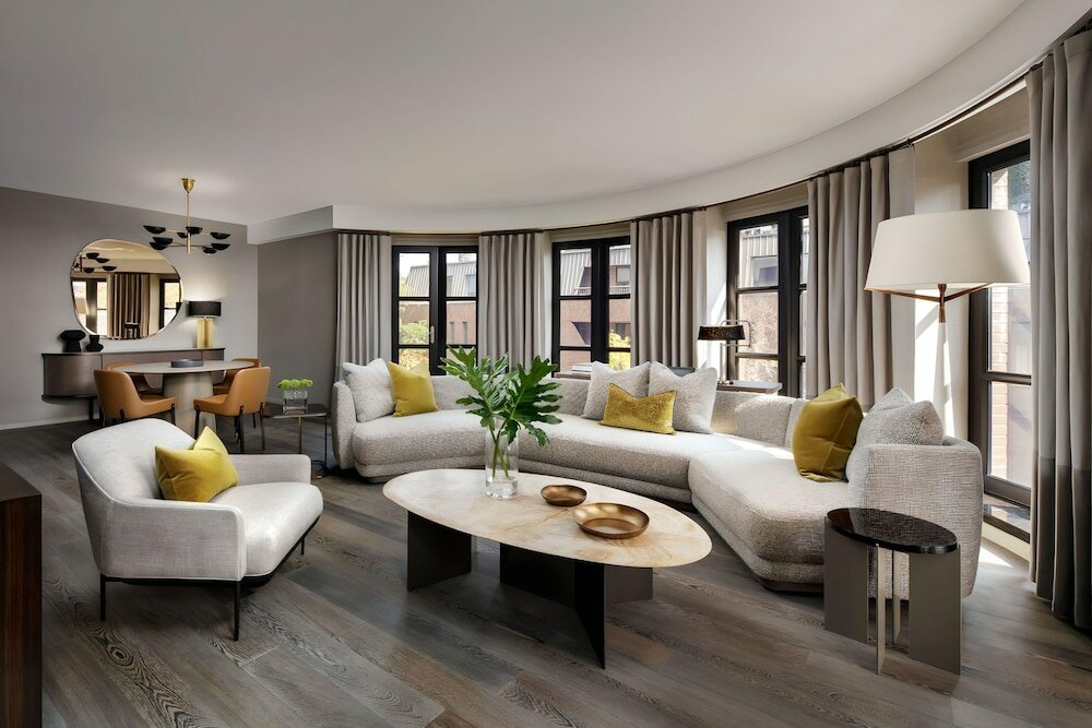 Фото The Hazelton Hotel