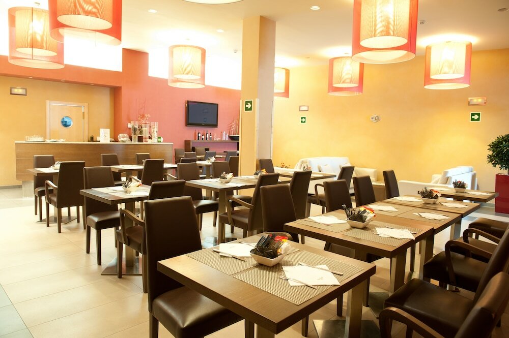 Фото Sercotel Portales