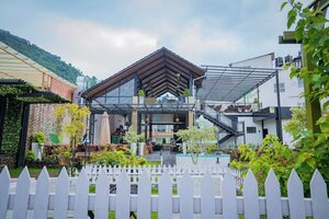 Гостиница Majestic Lakefront Hotel & Suites