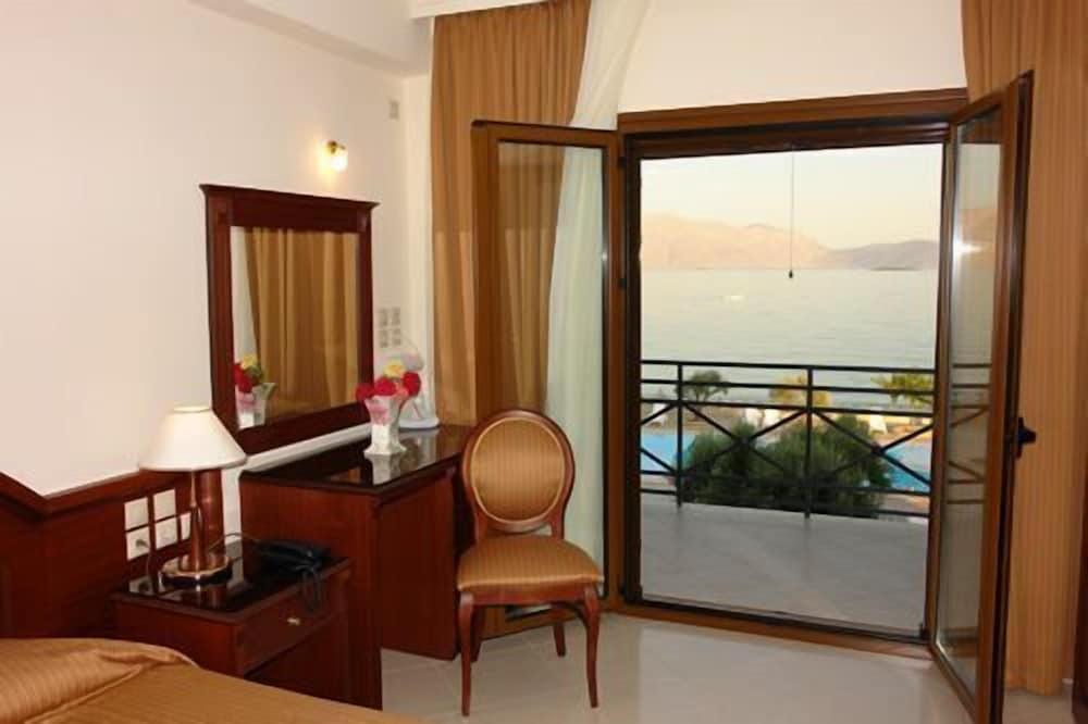 Фото Europa Beach Hotel