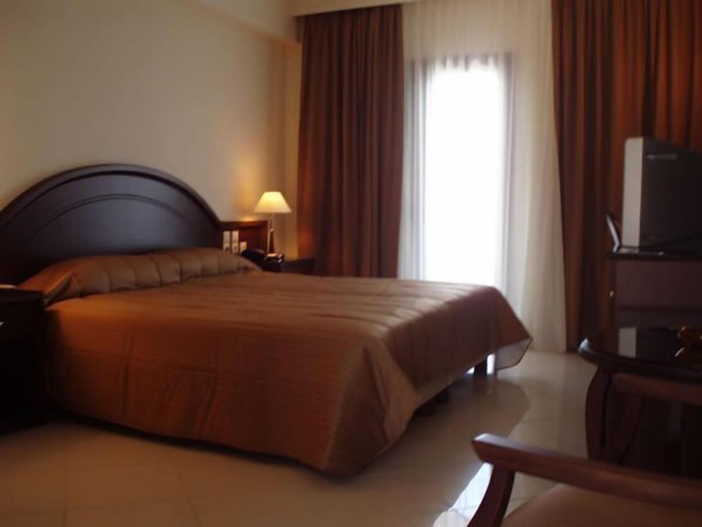 Фото Europa Beach Hotel