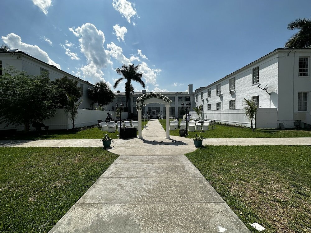 Фото Americas Best Value Inn Historic Clewiston Inn